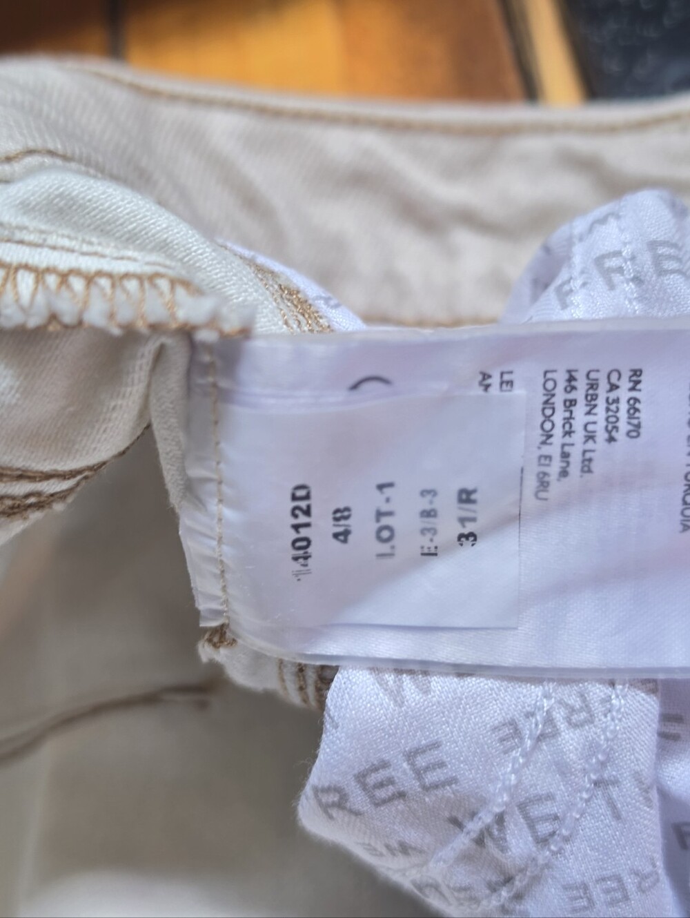 NWT We The Free Good Luck Printed Barrel Jeans in Go Bananas - Picture 15 of 16